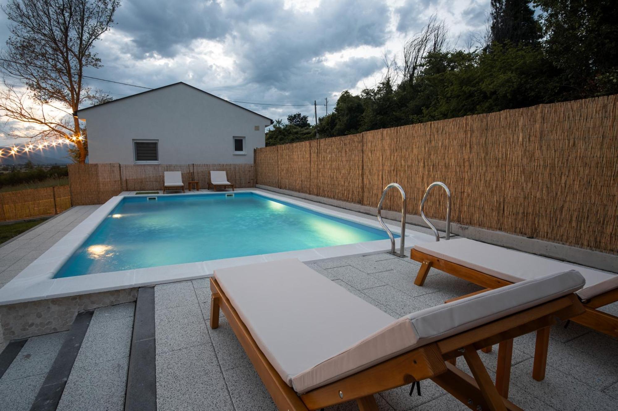Natura Apartmani Ljubuski Luaran gambar